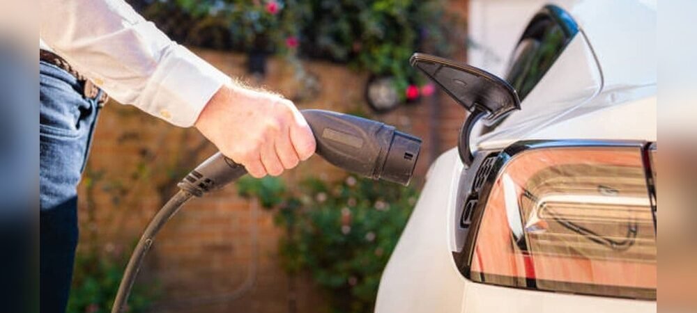 Best Time to Charge an Electric Car to Save Money And Battery Life: Ultimate Guide